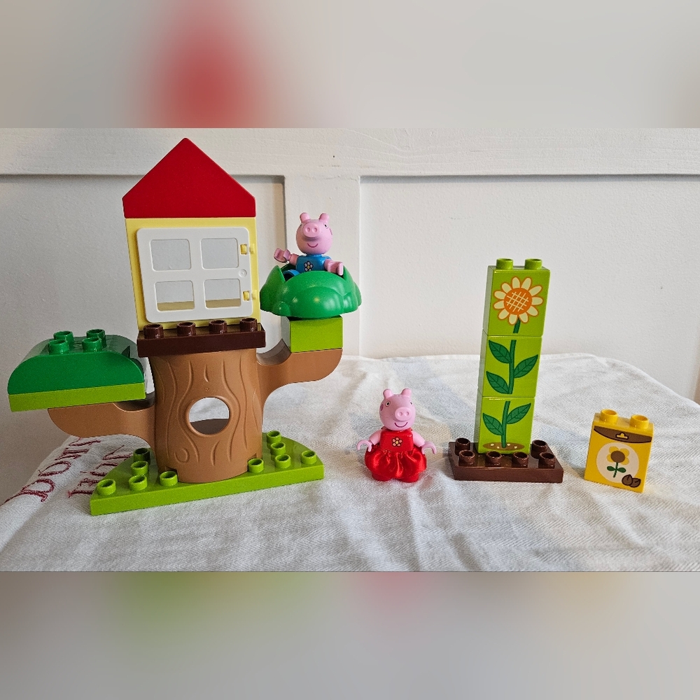 Lego Duplo Peppa pig garden and tree house play set 10431